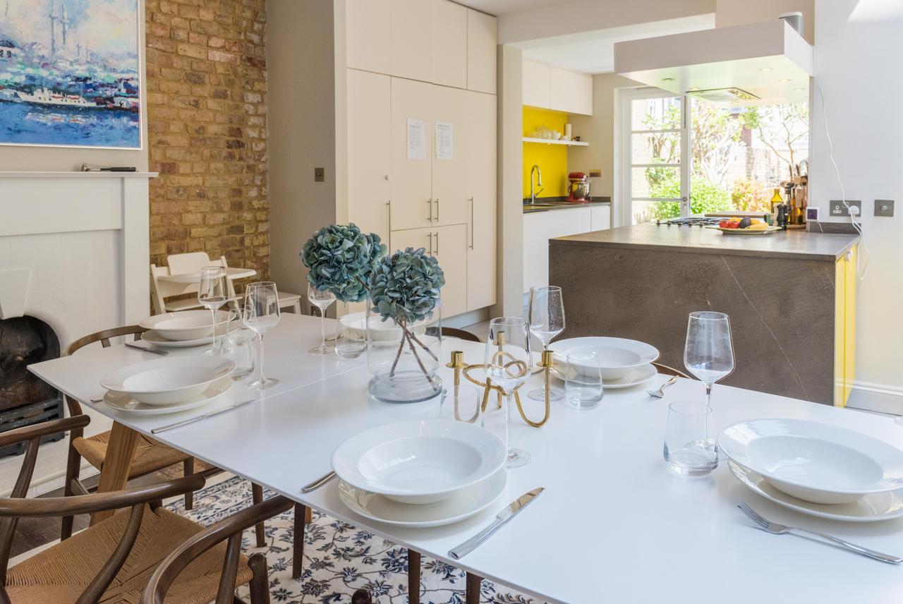 Lavish Nordic Styled Fulham By The Thames *