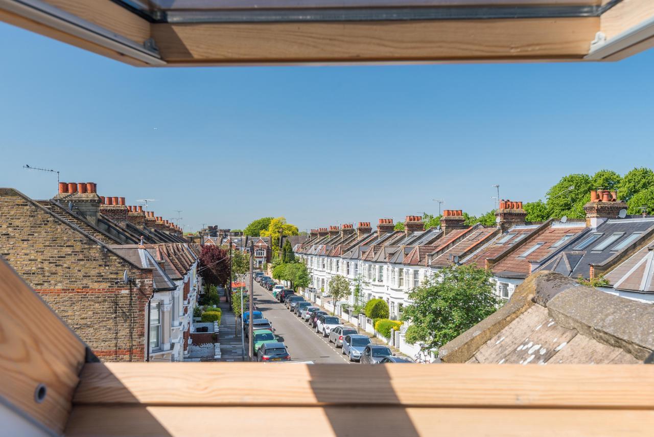 Lavish Nordic Styled Fulham By The Thames