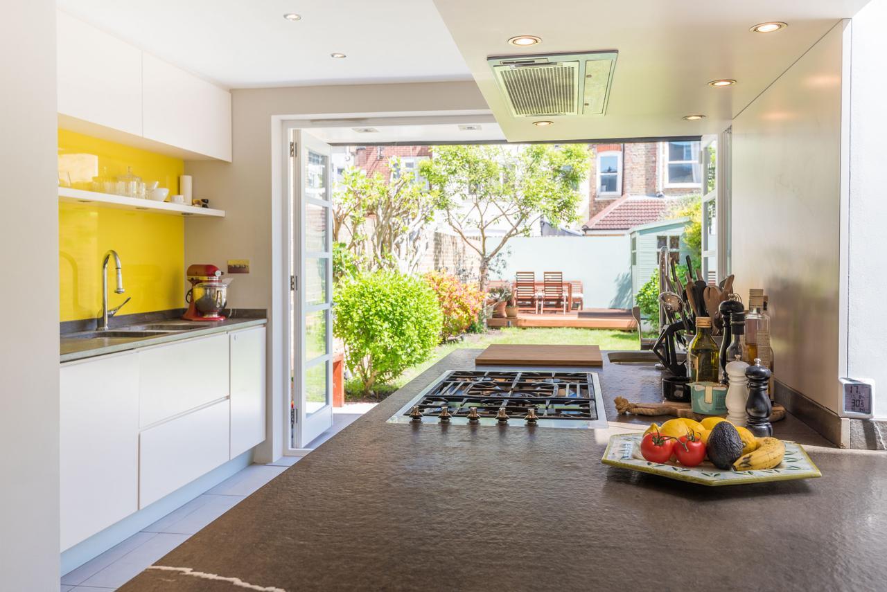 Lavish Nordic Styled Fulham By The Thames Ferienhaus *