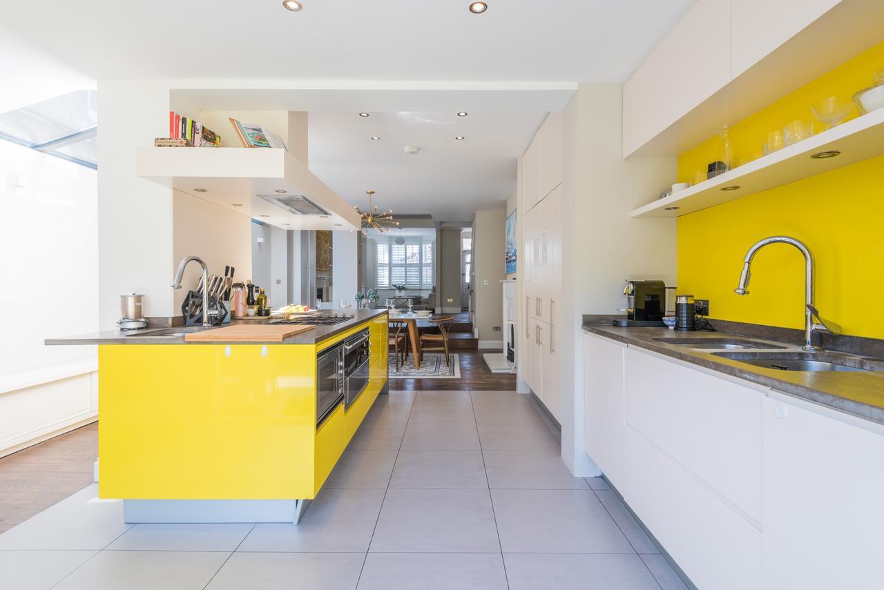 Lavish Nordic Styled Fulham By The Thames Ferienhaus *
