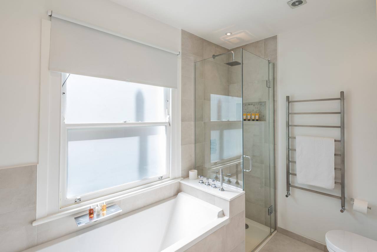 Lavish Nordic Styled Fulham By The Thames