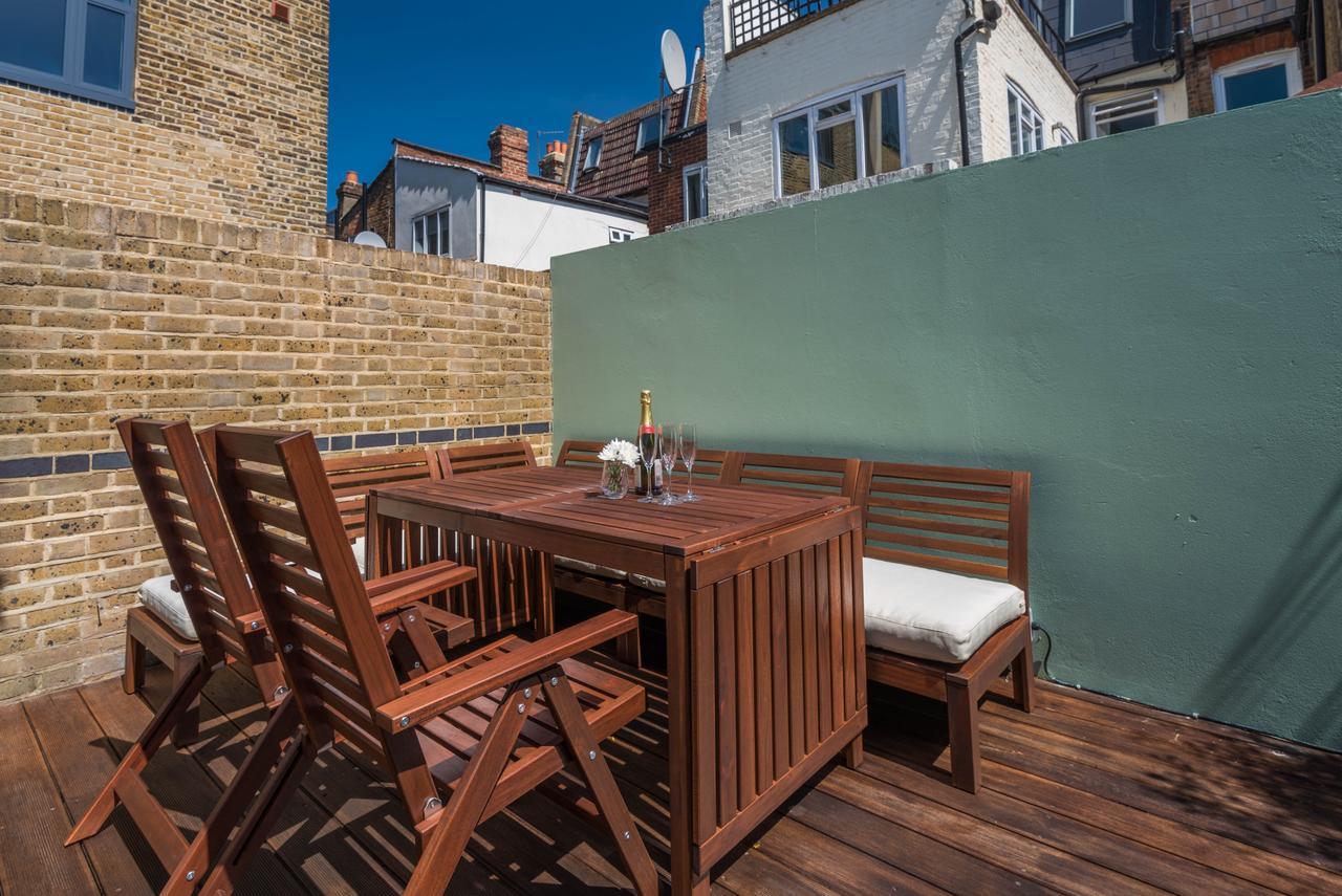 Lavish Nordic Styled Fulham By The Thames