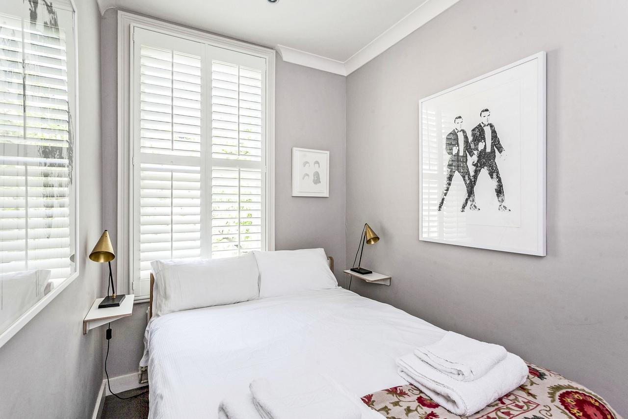 Apartment Elegant Shepherds Bush By Kensington Olympia By Underthedoormat
