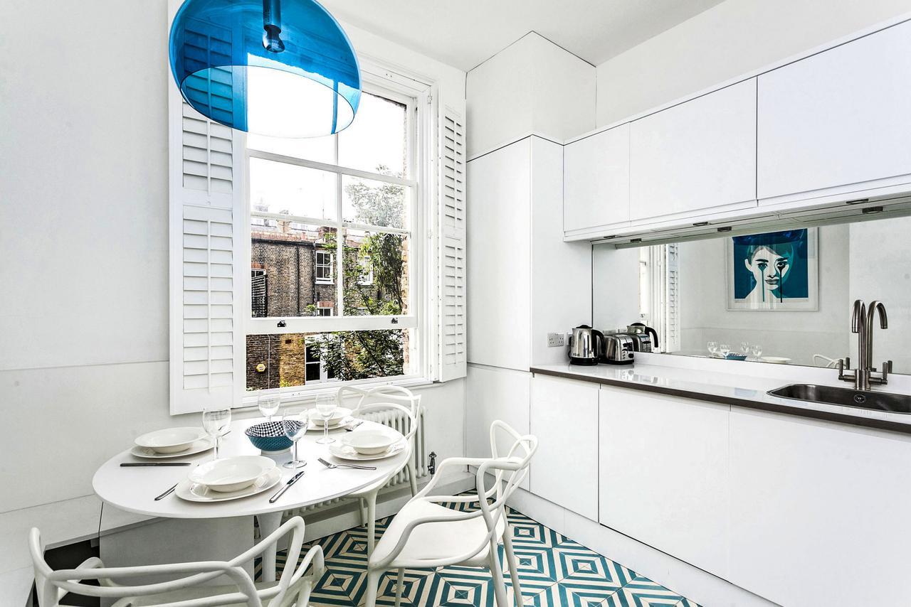 Elegant Shepherds Bush By Kensington Olympia By Underthedoormat *