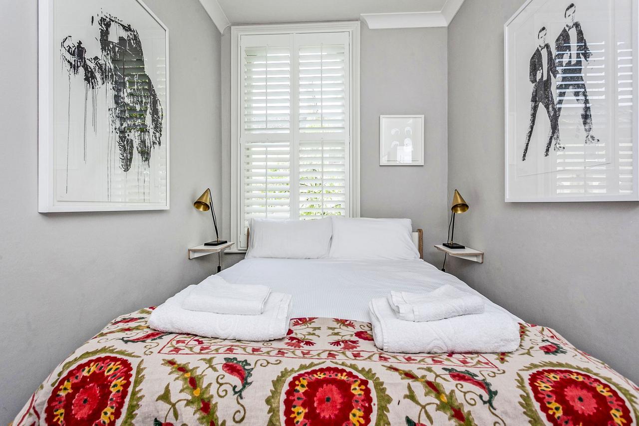 Elegant Shepherds Bush By Kensington Olympia By Underthedoormat Apartment *