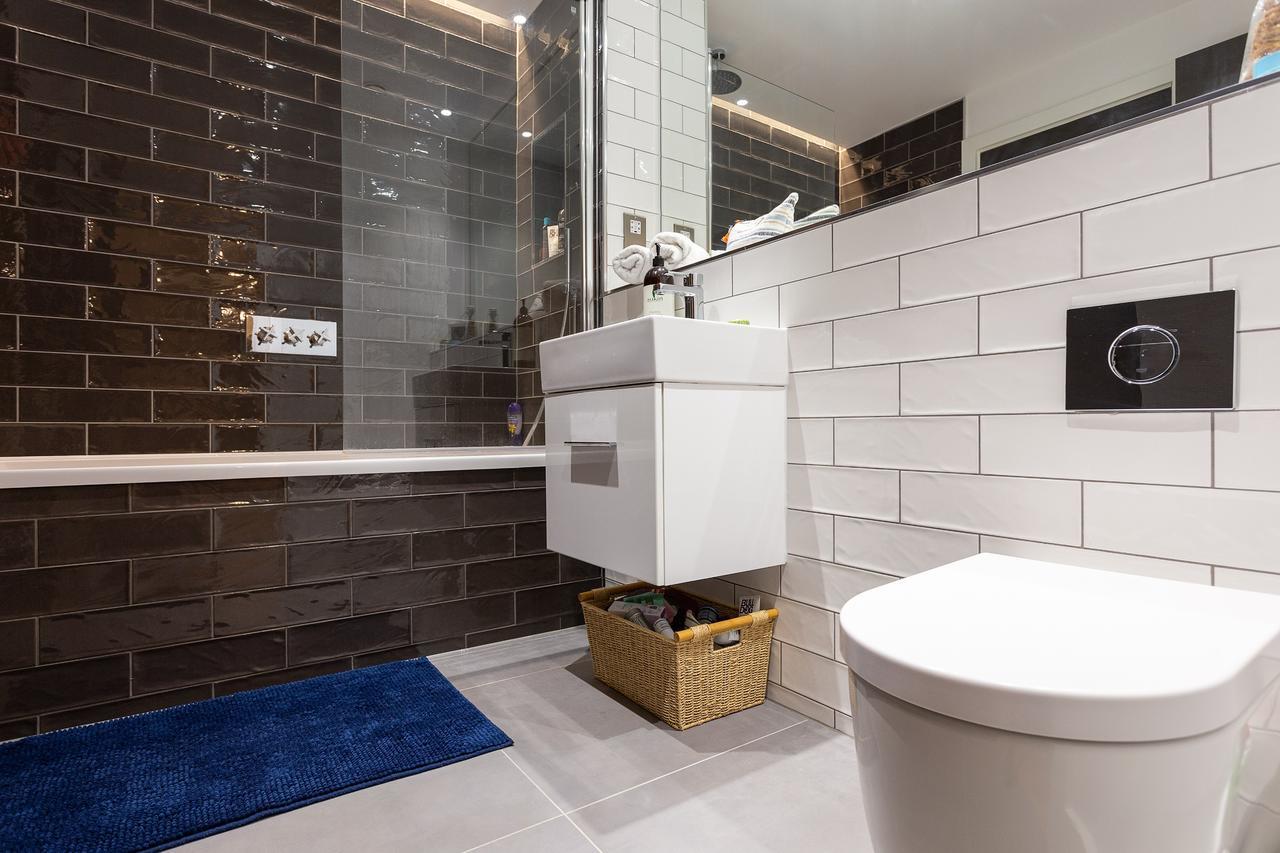 Appartement 1 Bedroom Converted Warehouse In Stoke Newington Londen