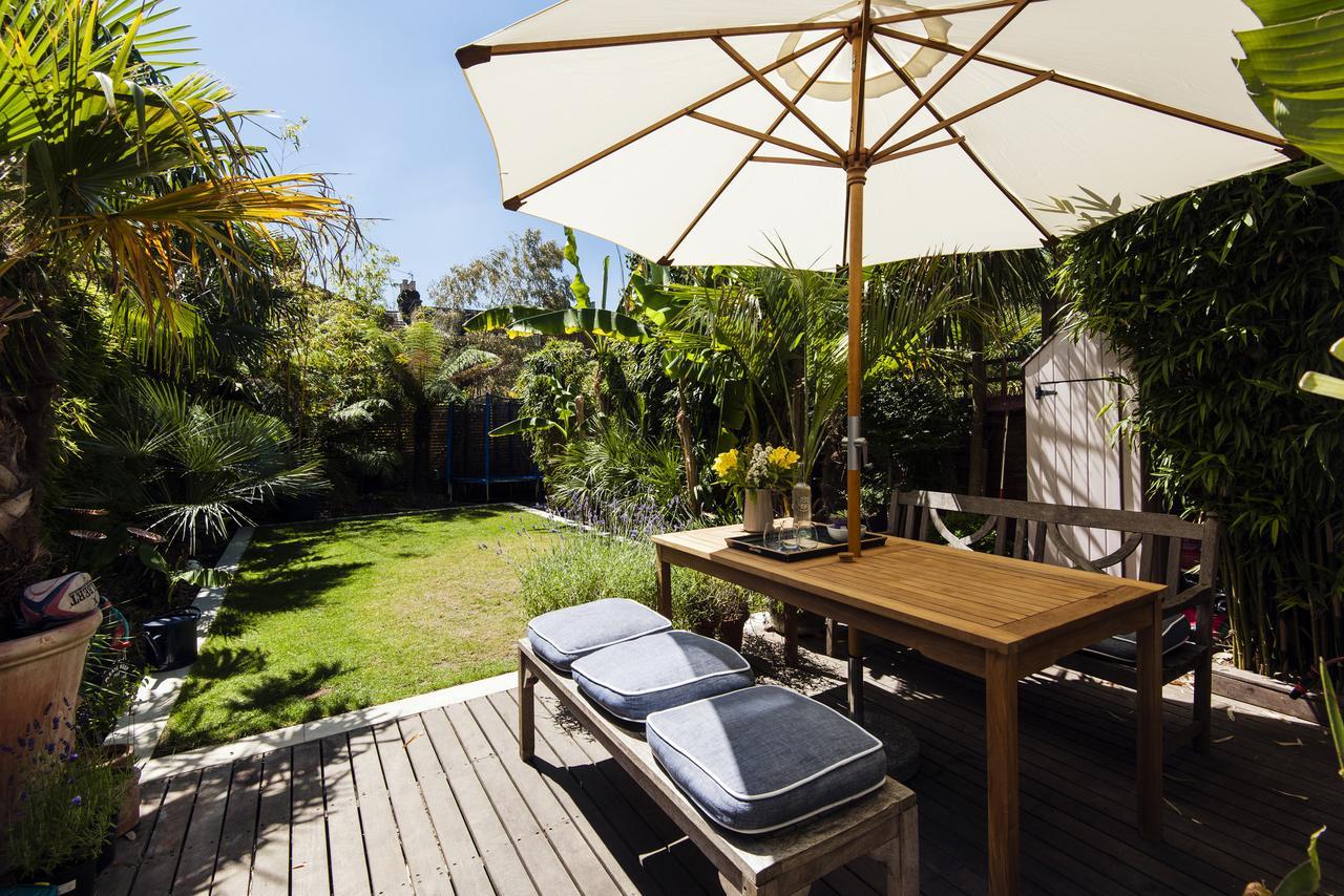 Semesterbostad Enchanting Southfields By King George's Park London