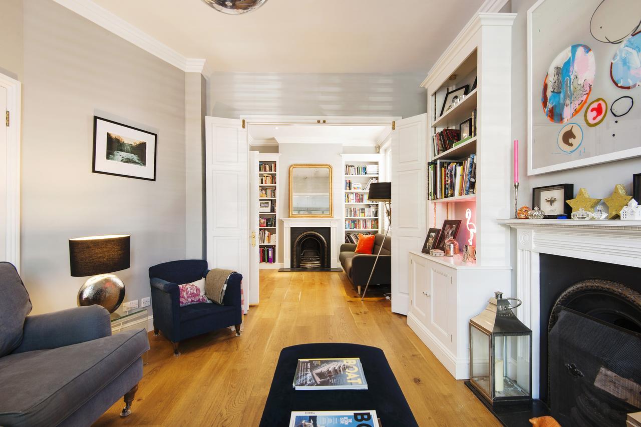 Semesterbostad Enchanting Southfields By King George's Park London