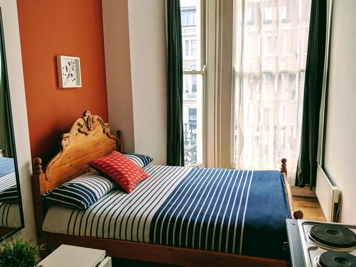 Holland Park Lifestyle Apartment