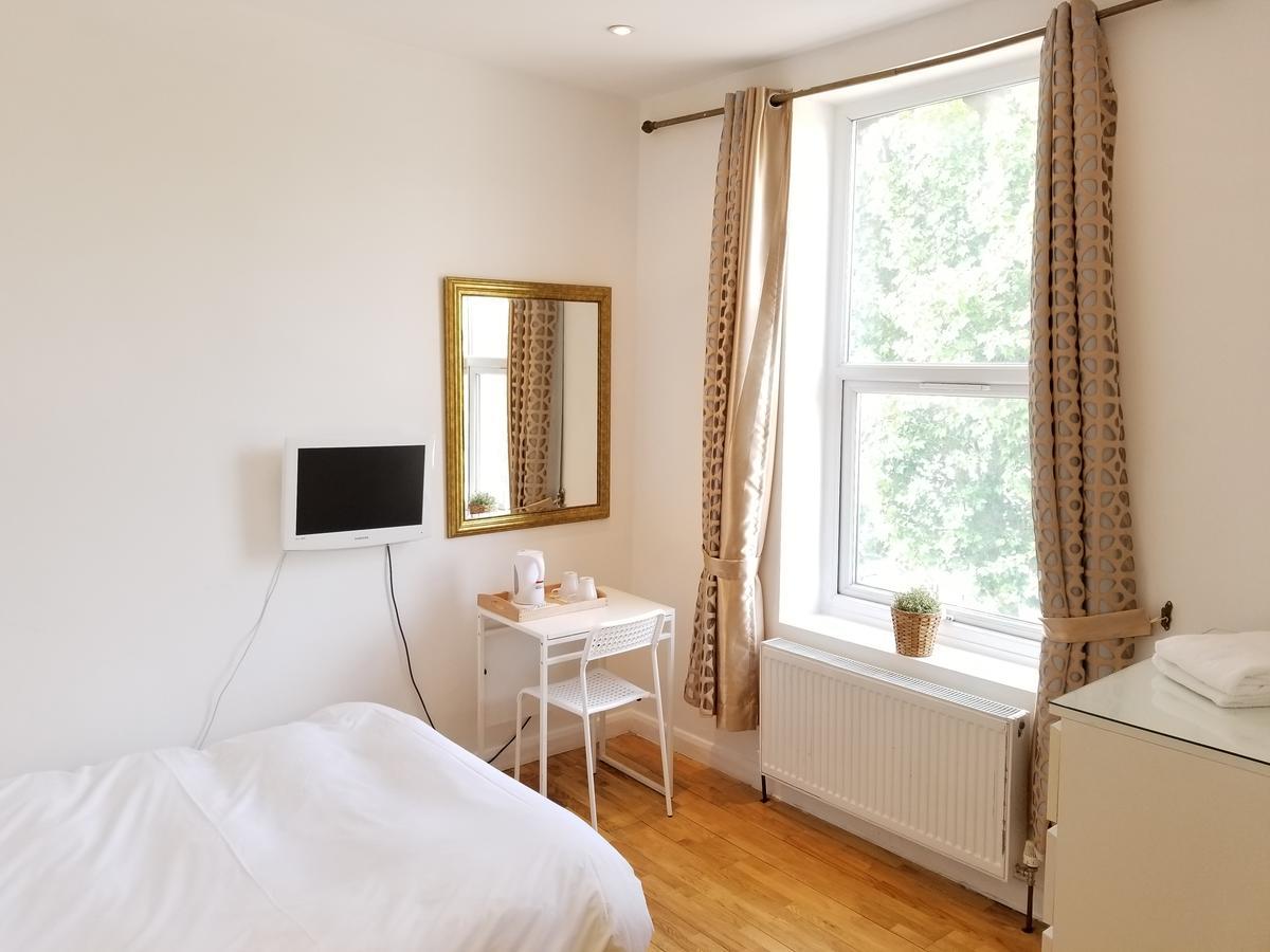 Full House Inn 2*