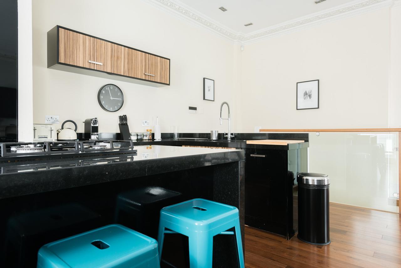 Second Nest Regents Park Apartment