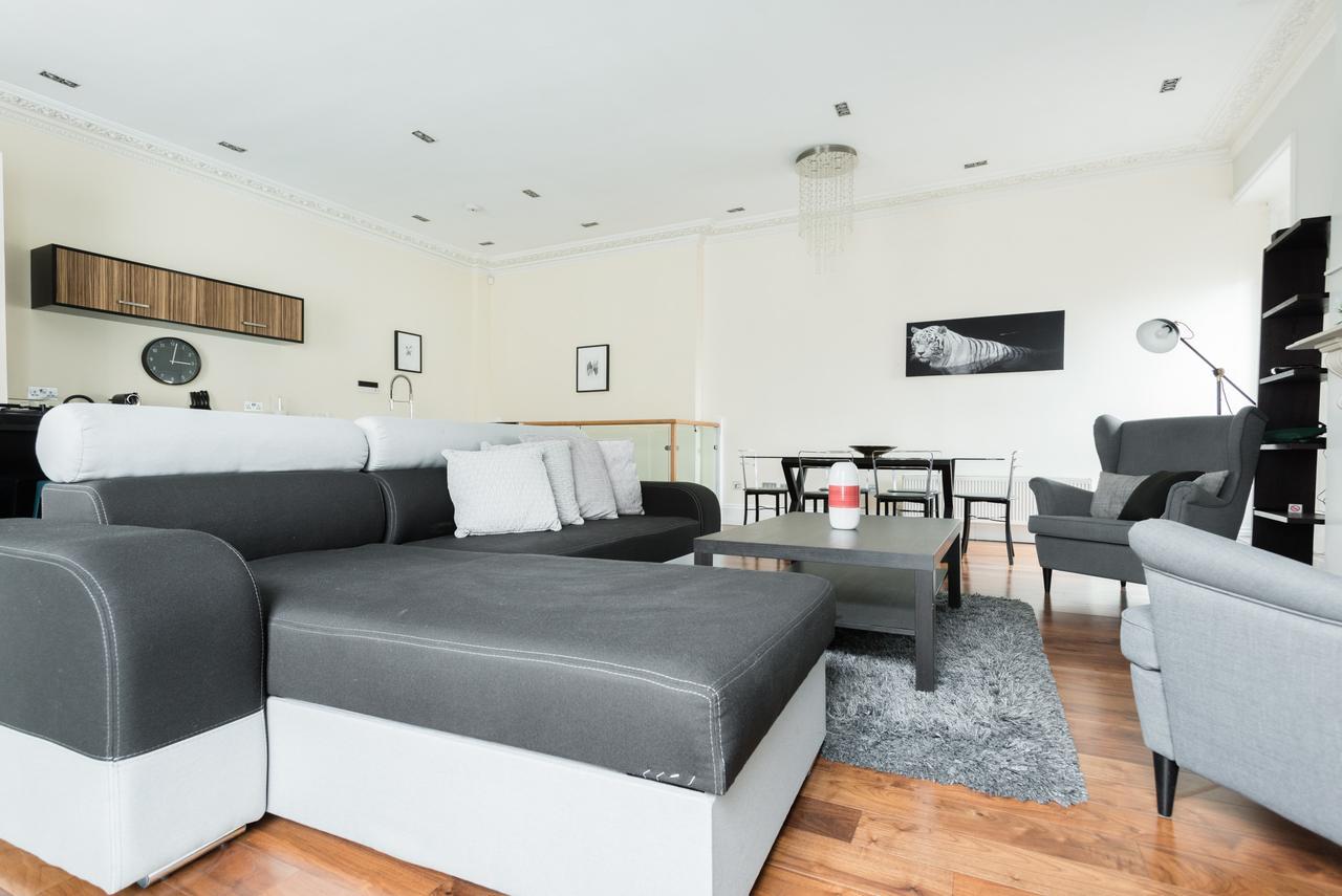 Second Nest Regents Park Apartment *