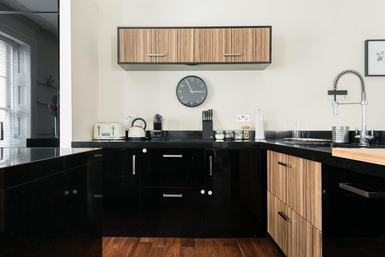 Second Nest Regents Park Apartment