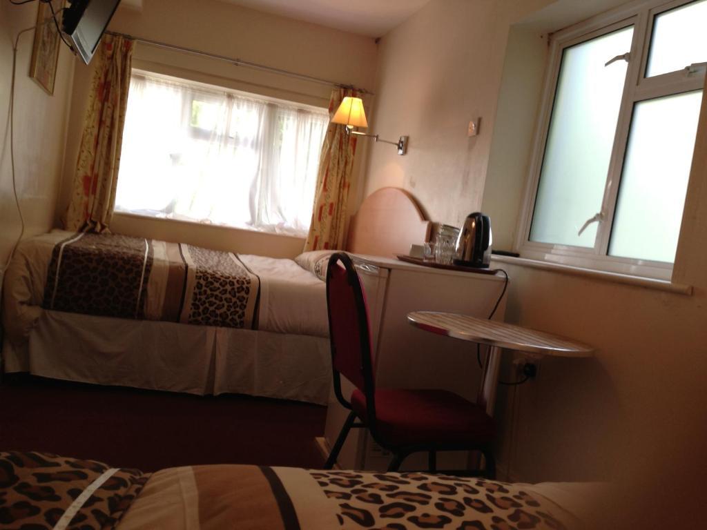 Acton Town Hotel London