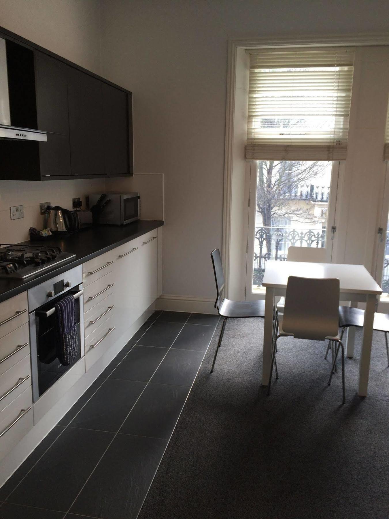 Inverness Place Apartment *