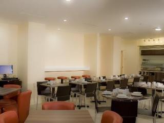 Holiday Express - Vauxhall Nine Elms, An Ihg 3* London