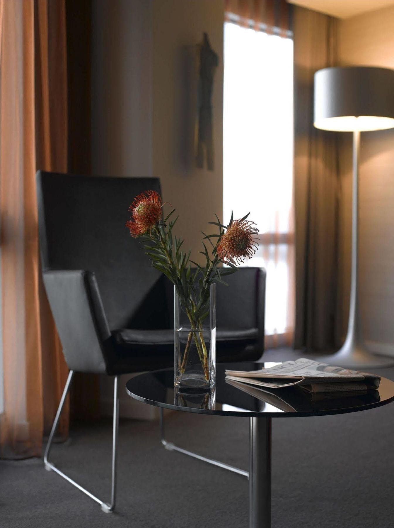 Radisson Blu Hotel, Canary Wharf East Hotel 4*
