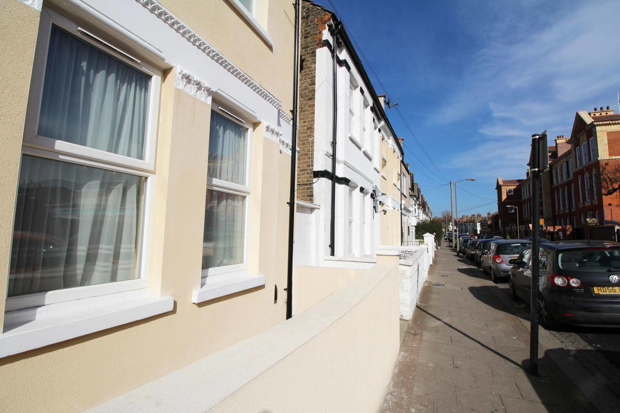 Flexistay Tooting 3*