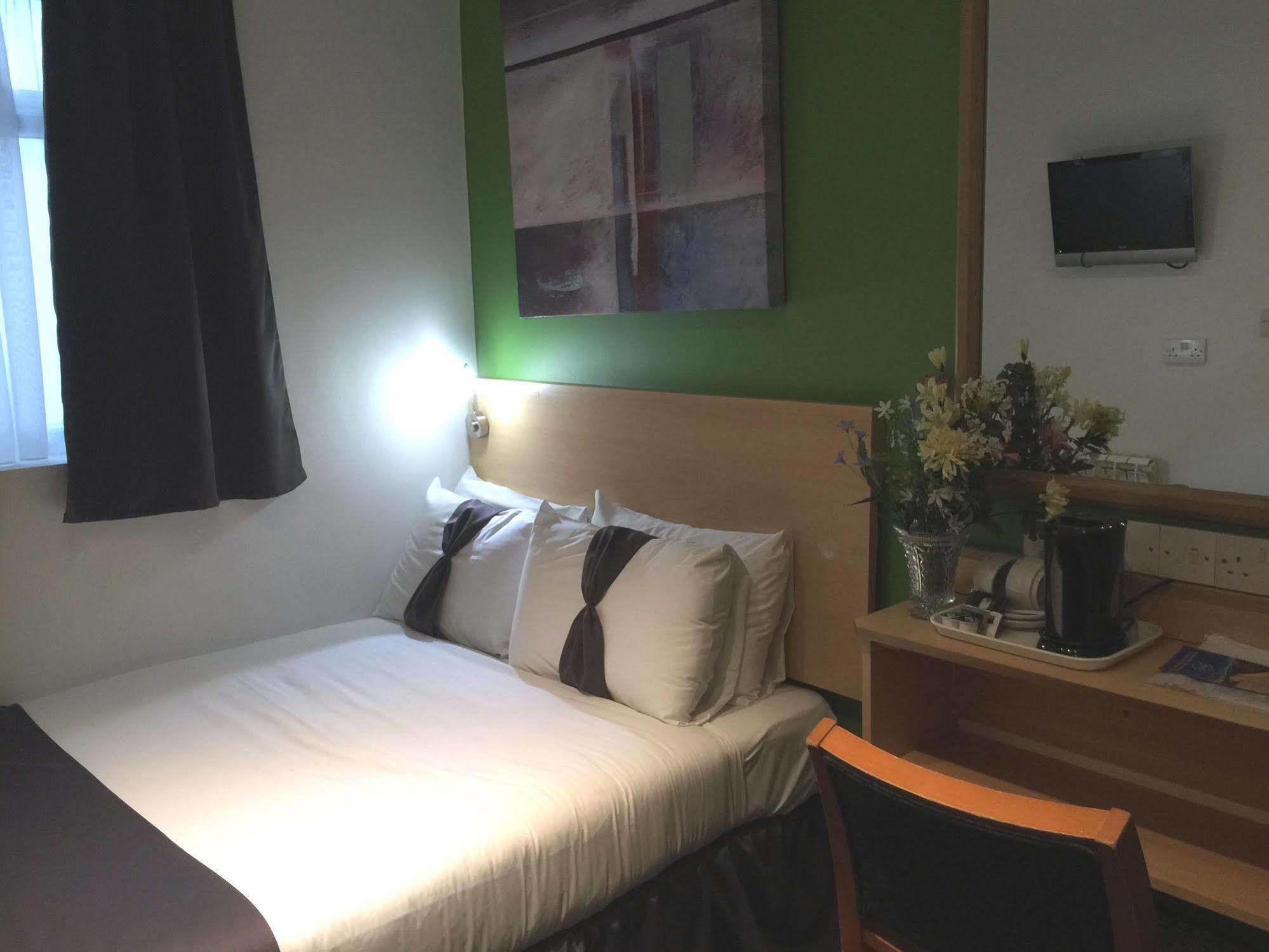Clapham South Belvedere 2* London