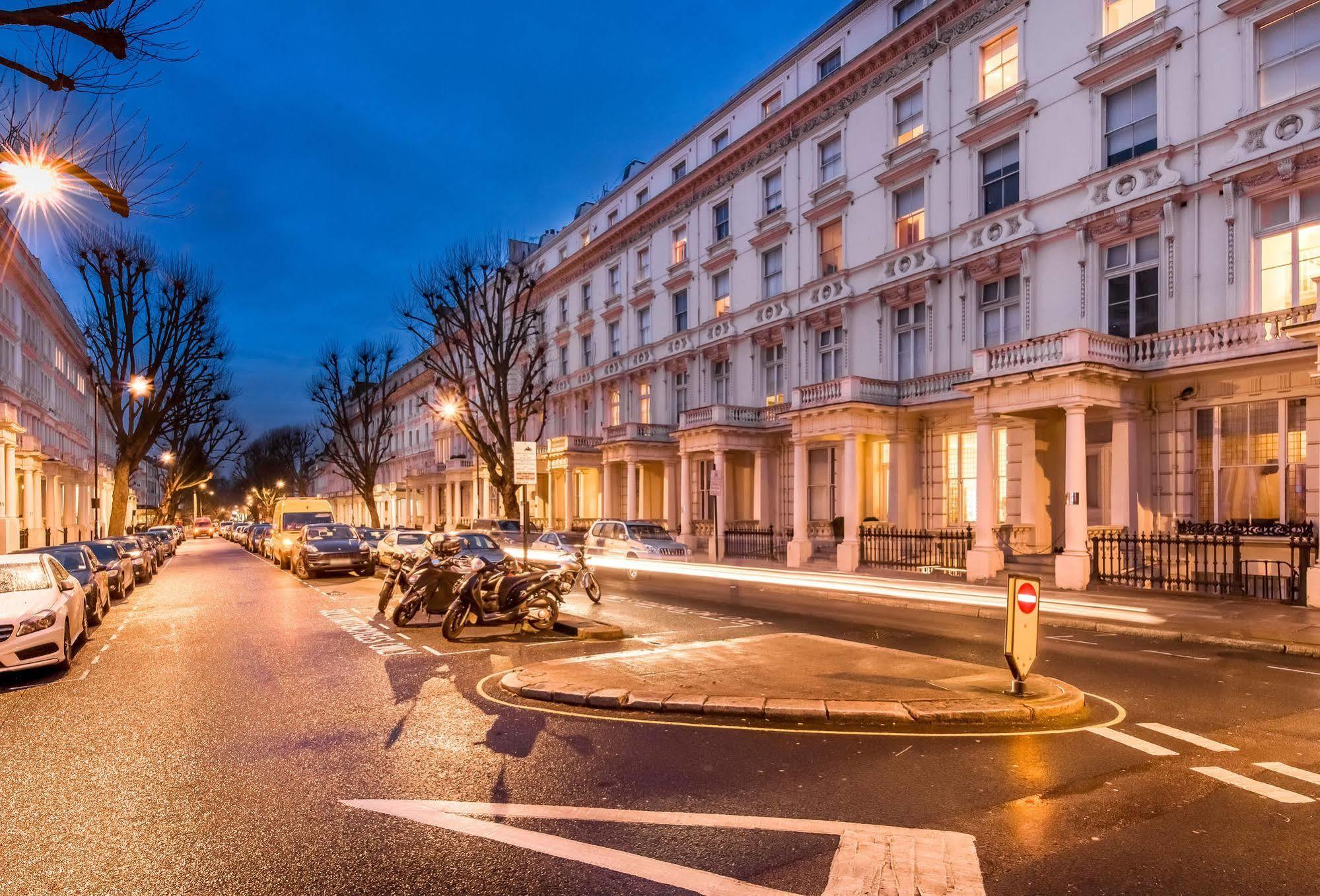 Hyde Park Executive Aparthotel 4*