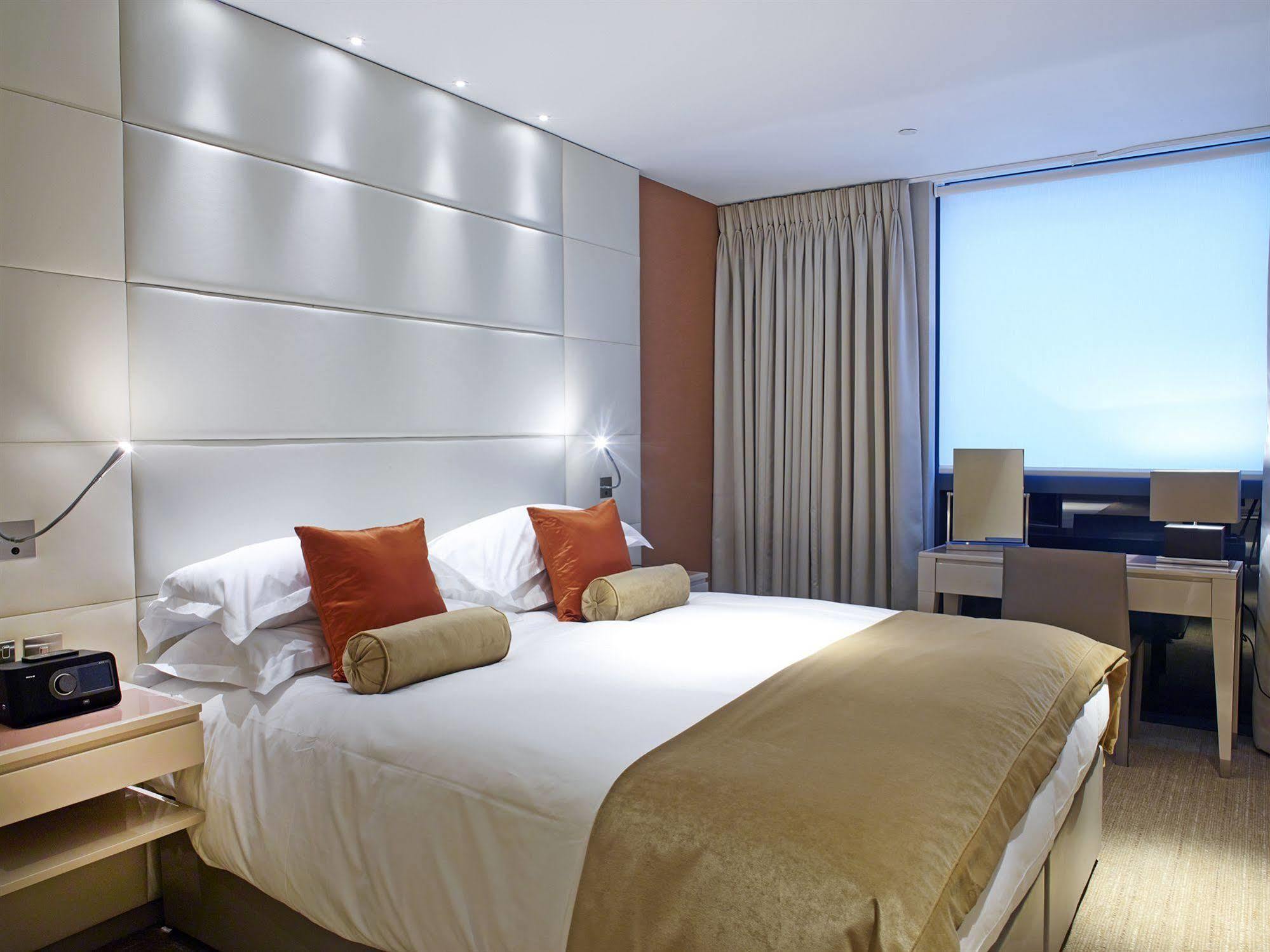 Cheval Three Quays At The Tower Of Londres