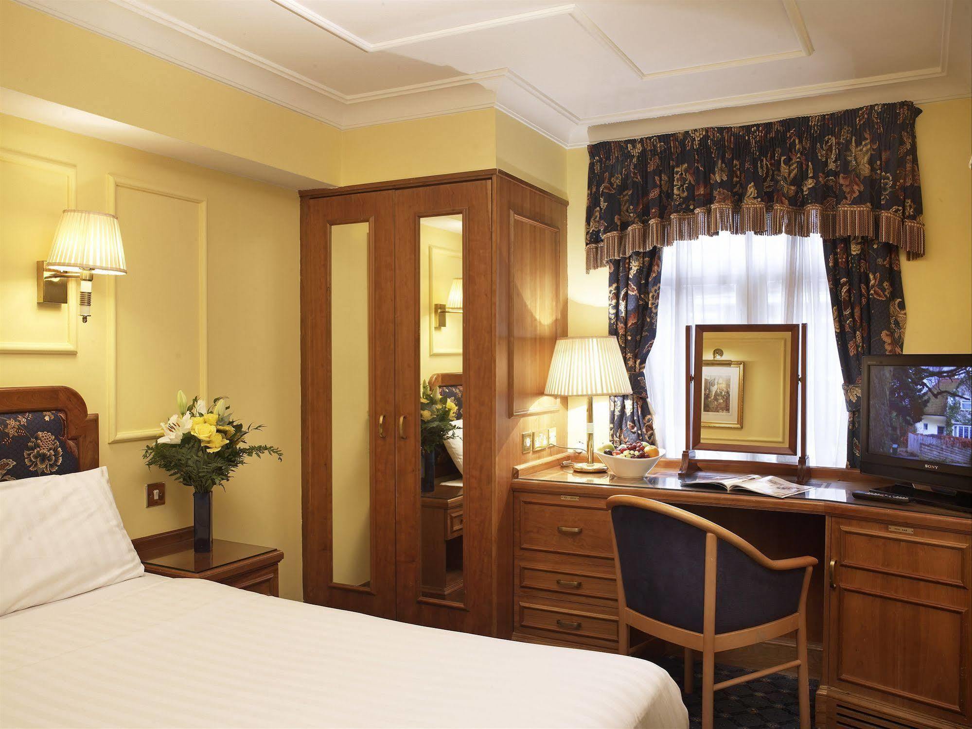 Lancaster Gate 3* London