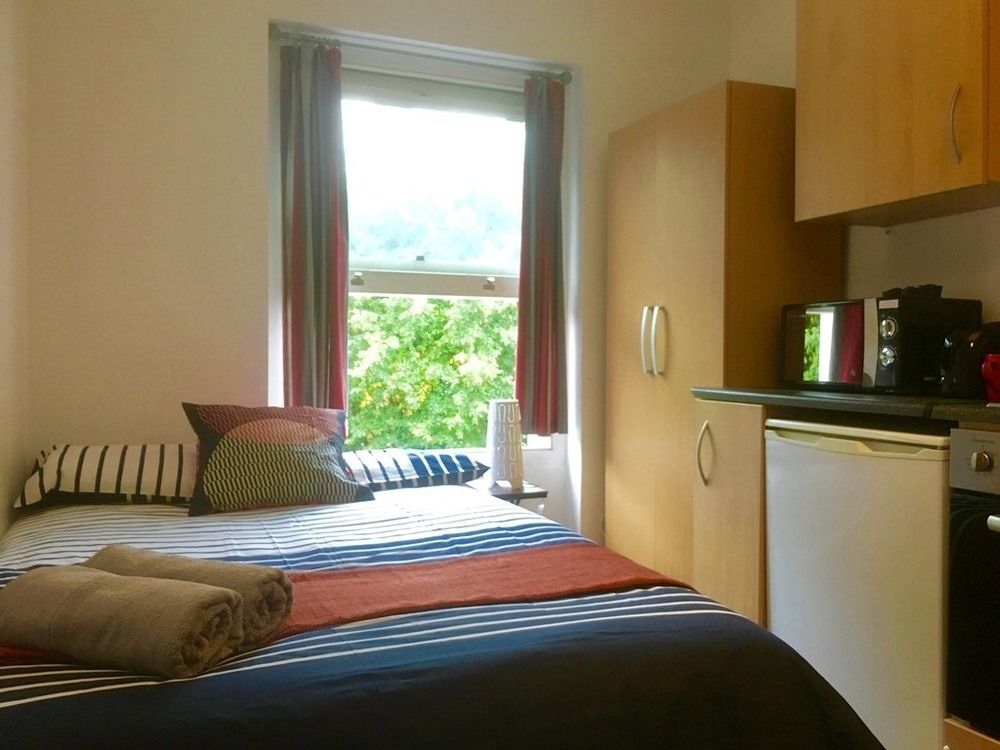 Apartment Holland Park Lifestyle