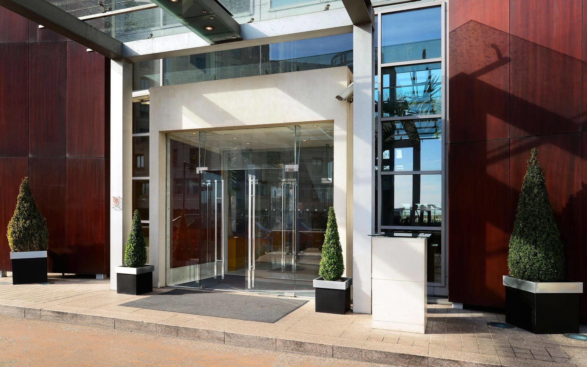 Canary Riverside Plaza 5*
