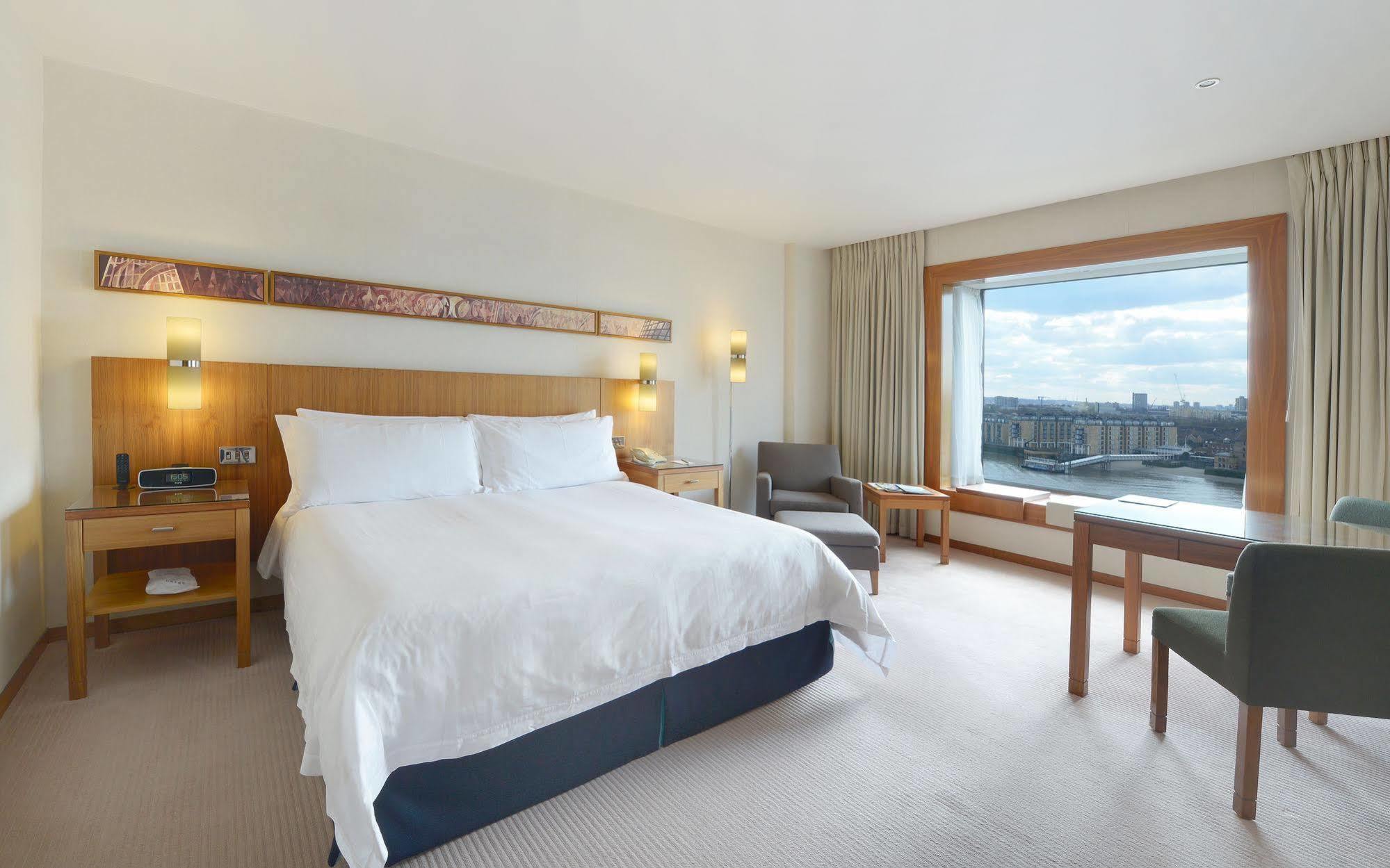 Hotel Canary Riverside Plaza 5*