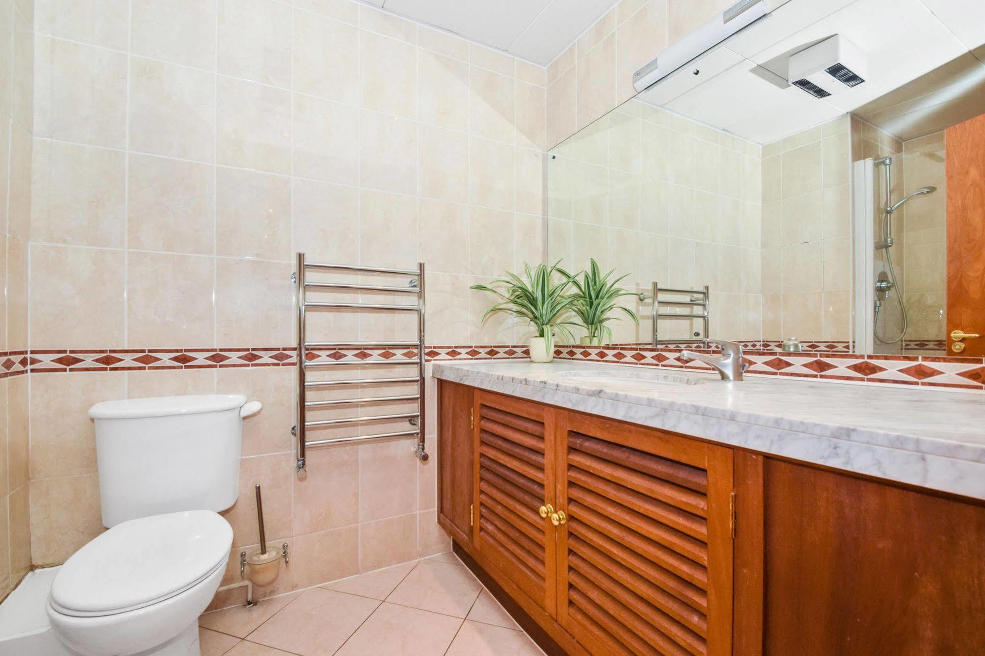 Access Paddington Apartment