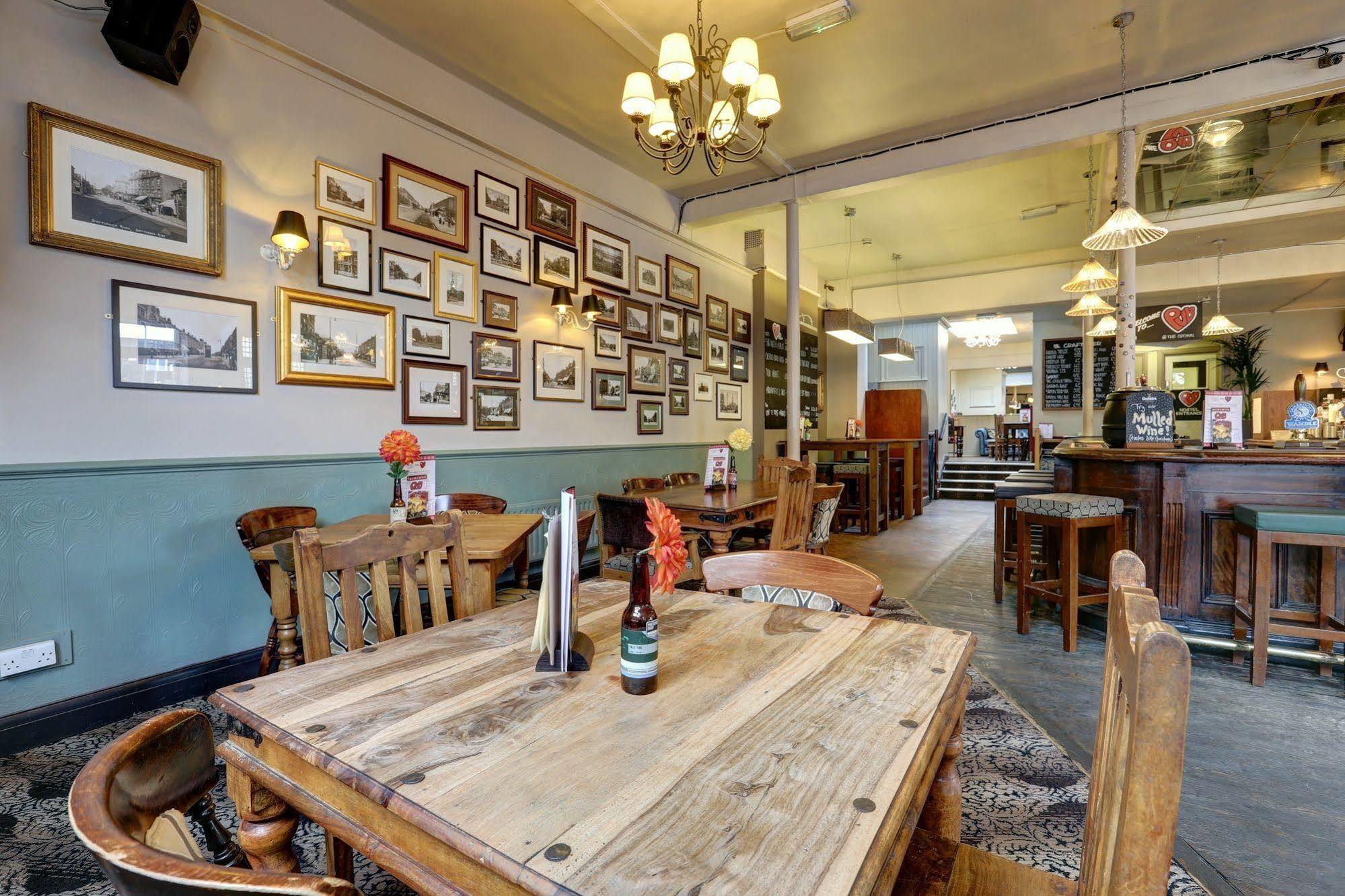 Hostel Publove @ The Crown, Battersea