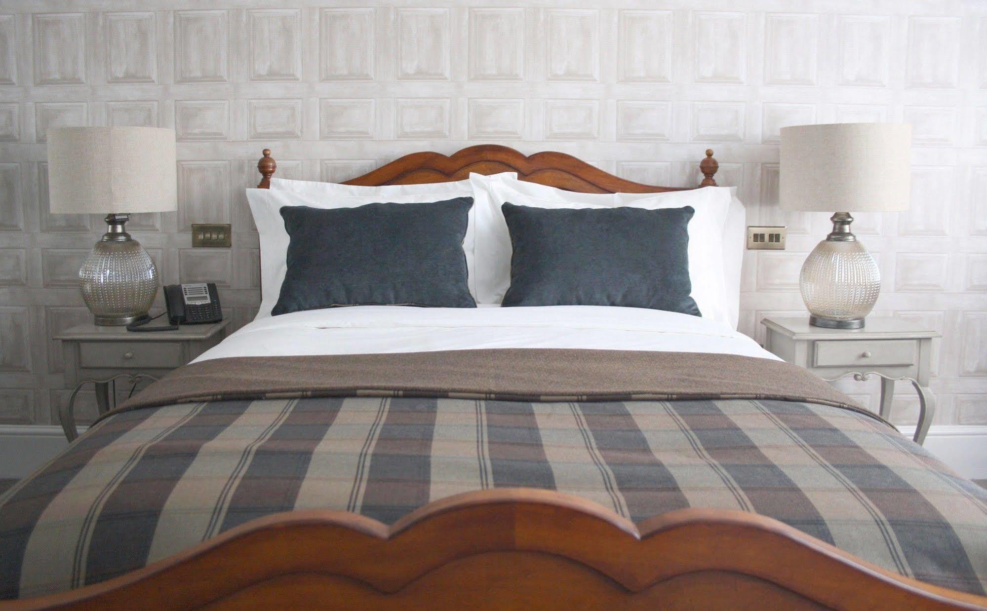 The Clerk & Well Pub And Hotell 4*