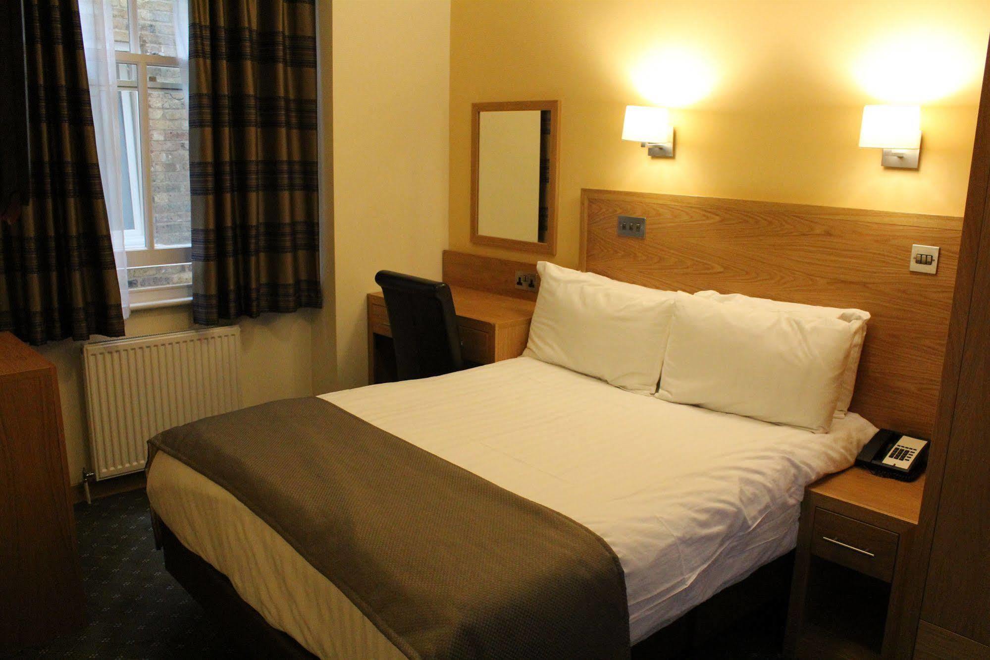 Regency Parkside Hotell London