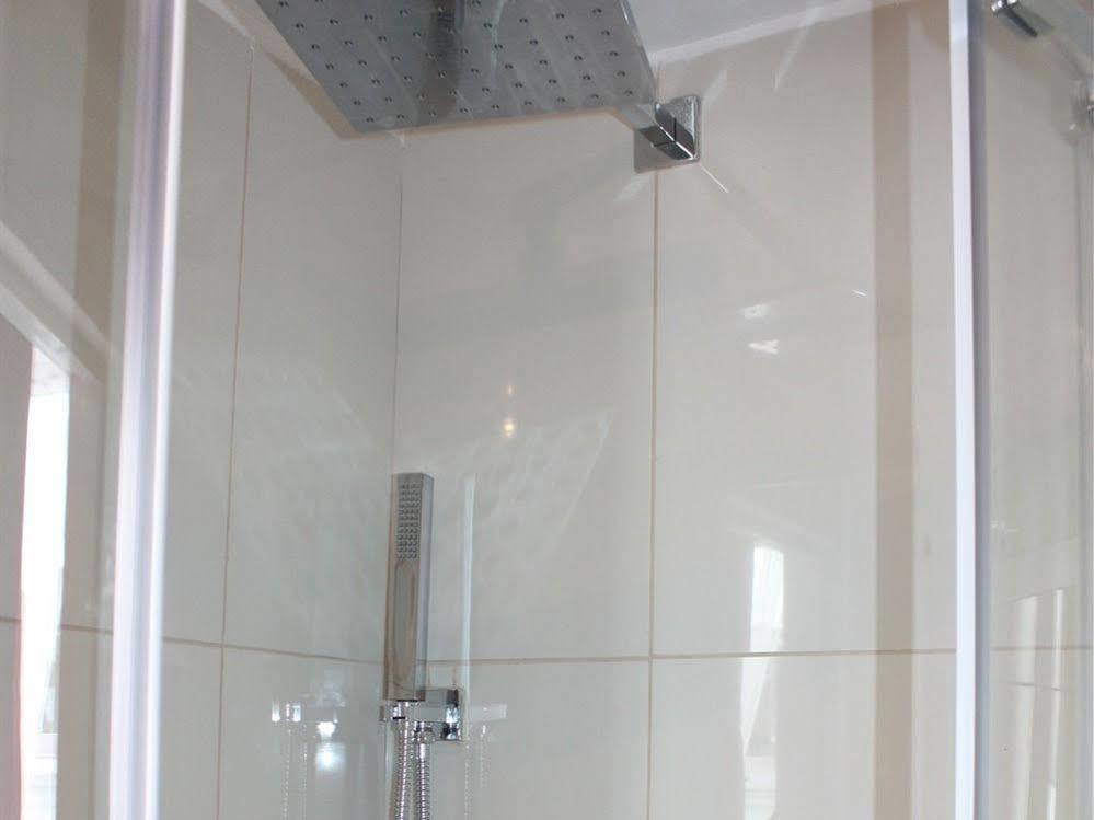 Earls Court Garden Hotel 2*