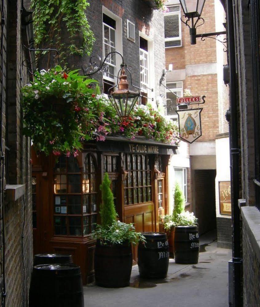 Acorn - Bakers Row Apartment London