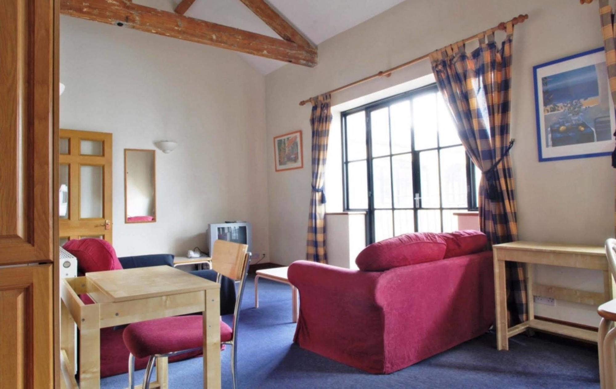 Acorn Of - Crawford House Apartment London
