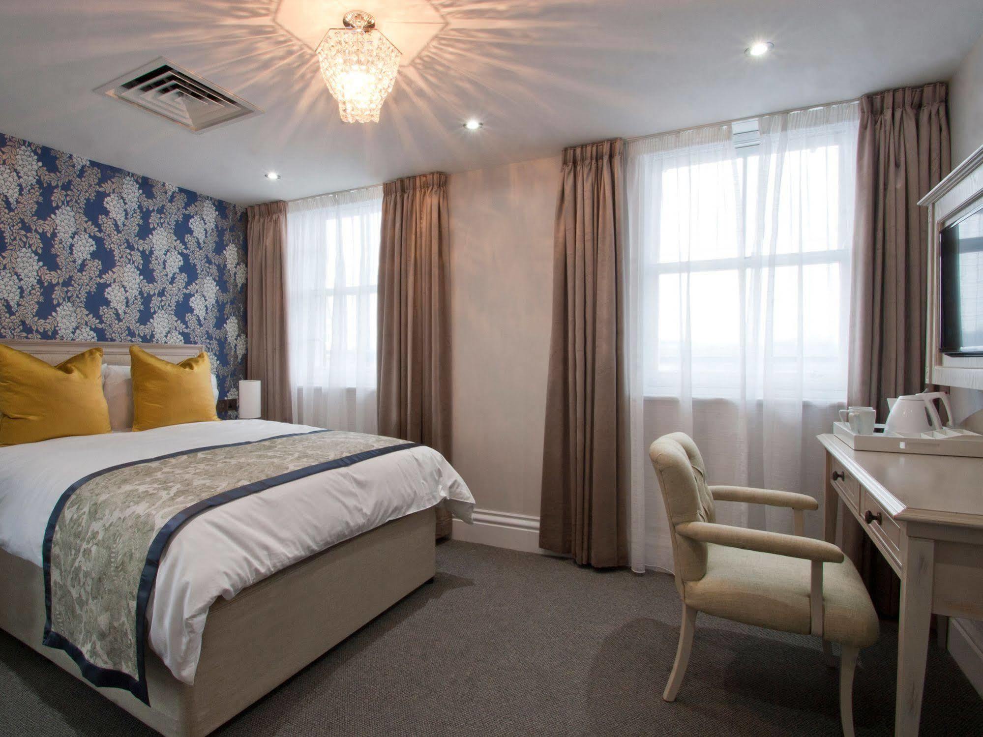 Hotel W12