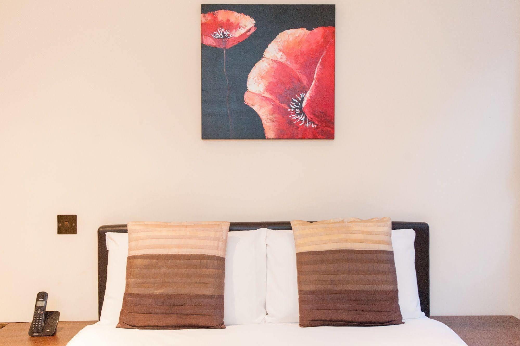 Serviced Apartment