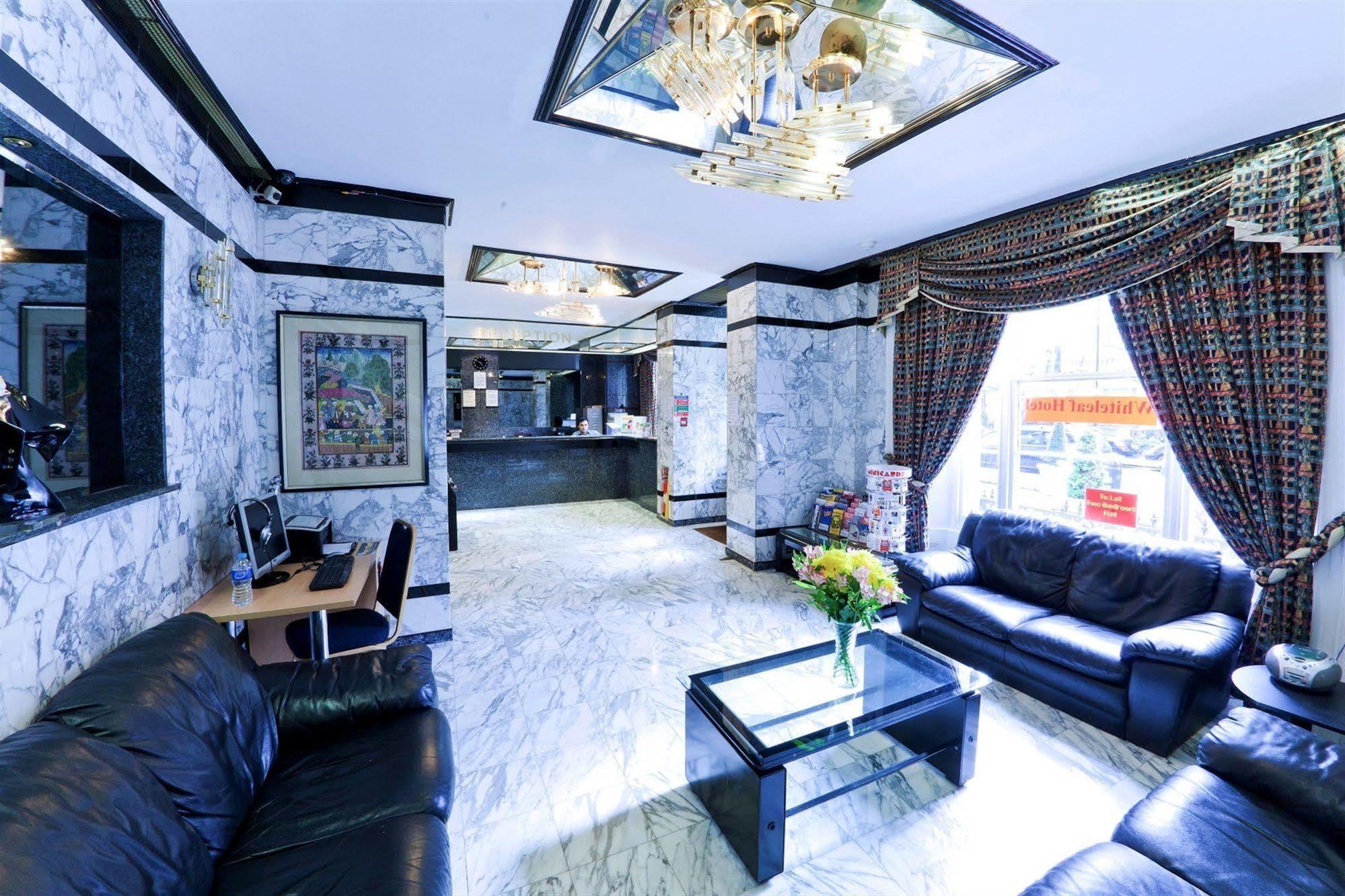 Whiteleaf Hotel 2*