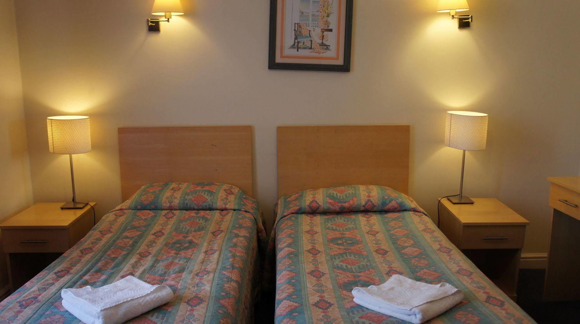 Hotel Caring 3*
