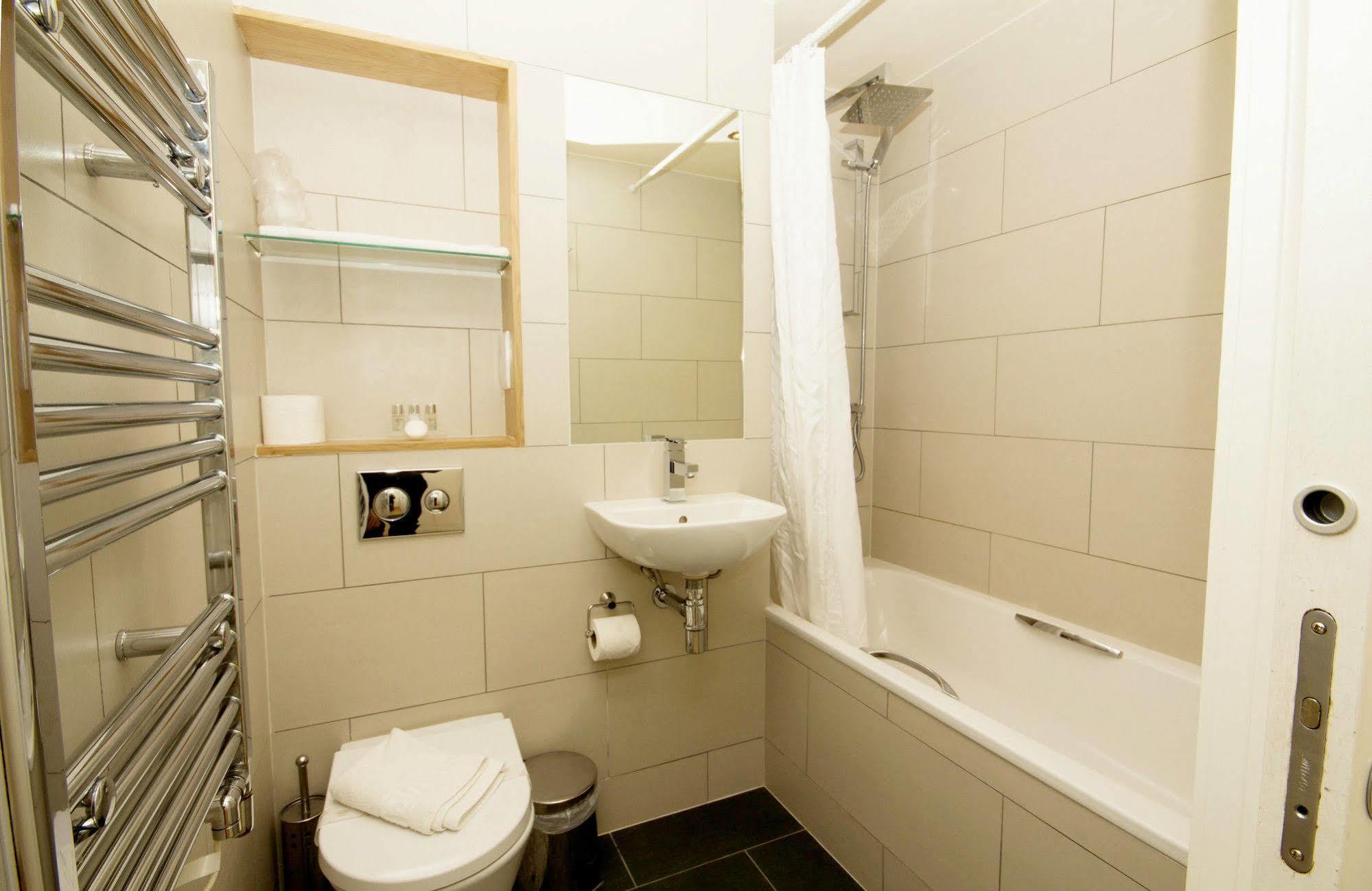 Finsbury Serviced Aparthotel 4*