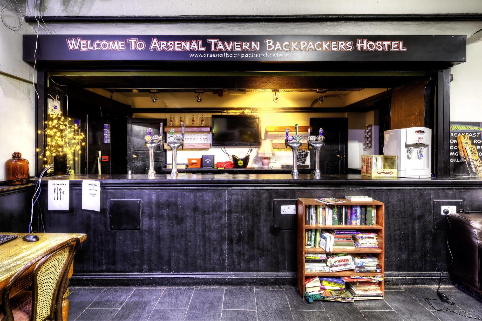 Arsenal Tavern Vandrarhem *