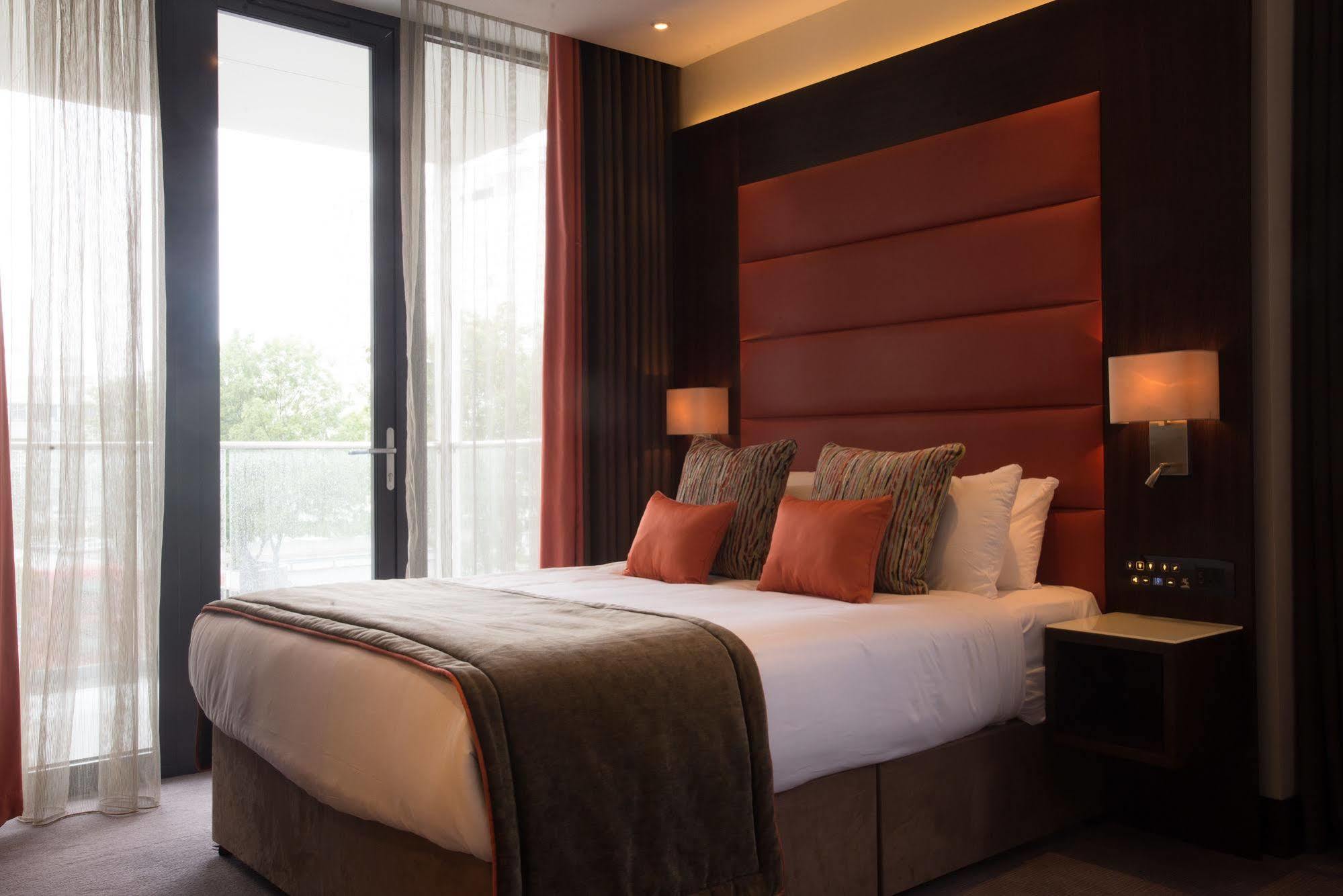 Hotel St George's - Wembley London
