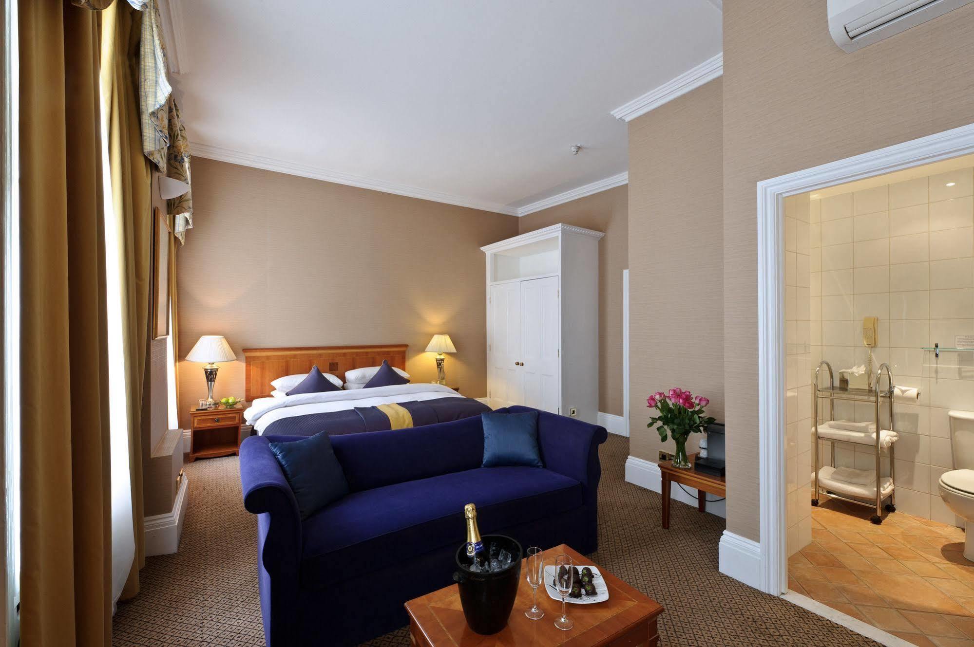 The Academy - Small Luxury Of The World 5*