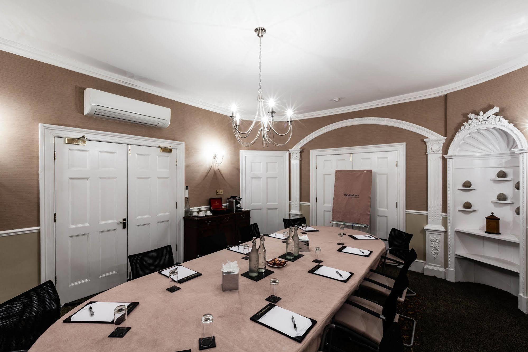 Hotel The Academy - Small Luxury Of The World 5*