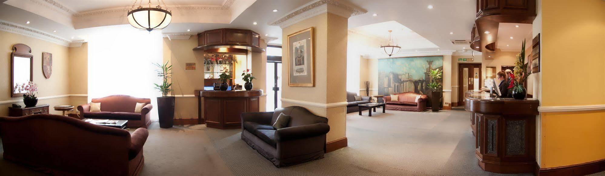 Hotel Henry Viii
