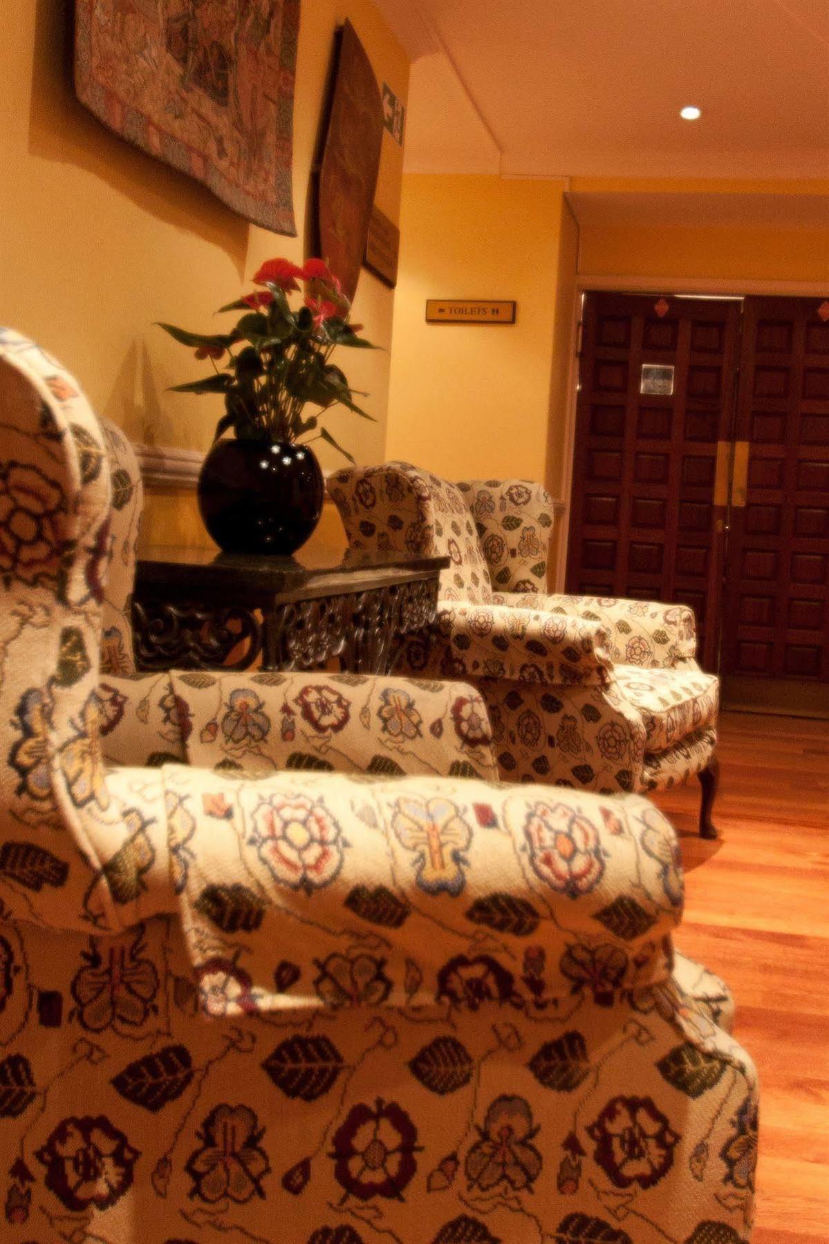 Hotel Henry Viii