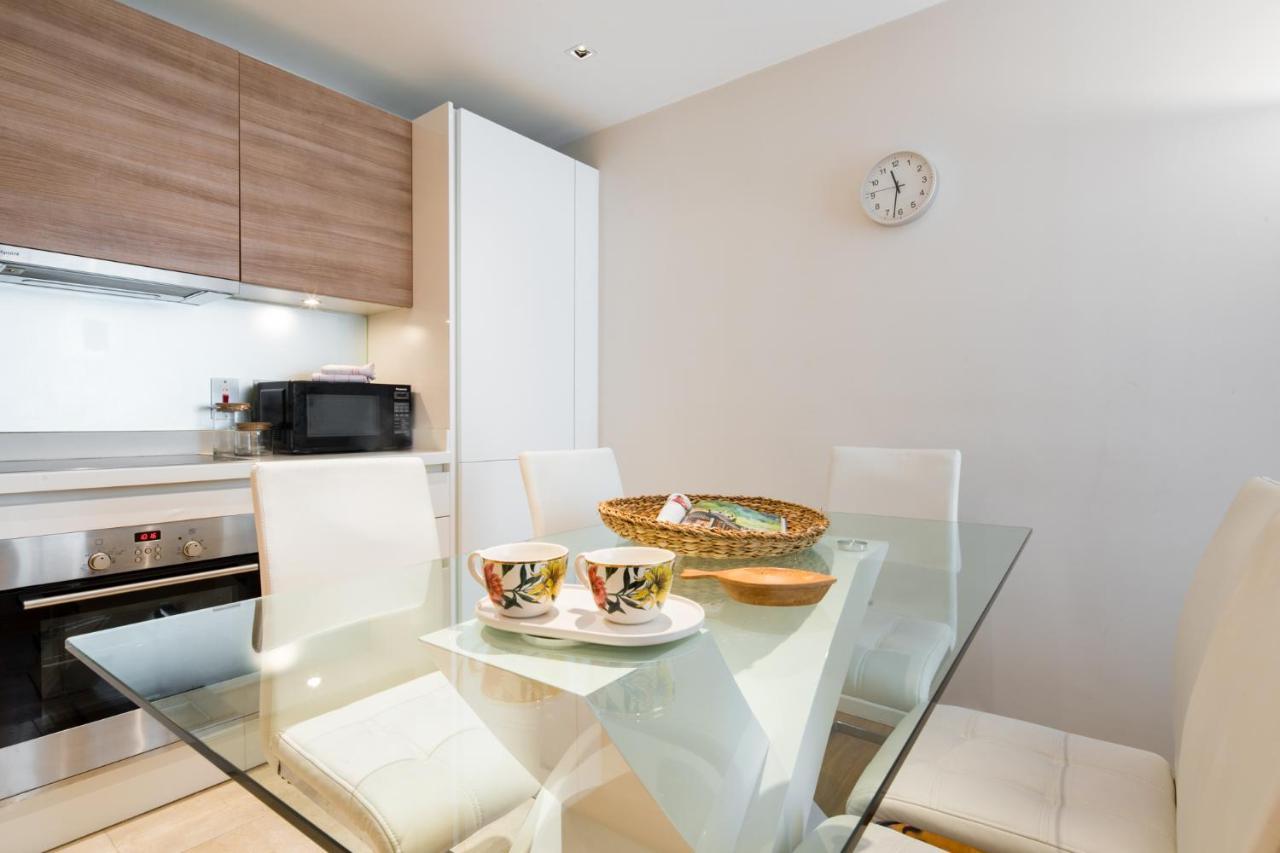 Hyde Park Luxe Apartment