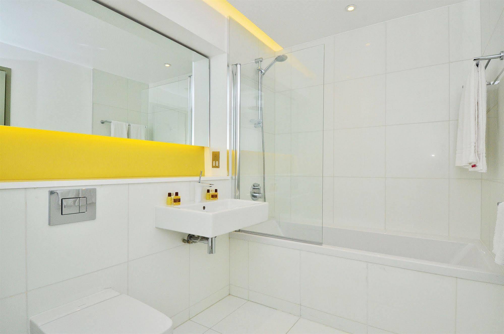 Aparthotel Axiom Park 4*