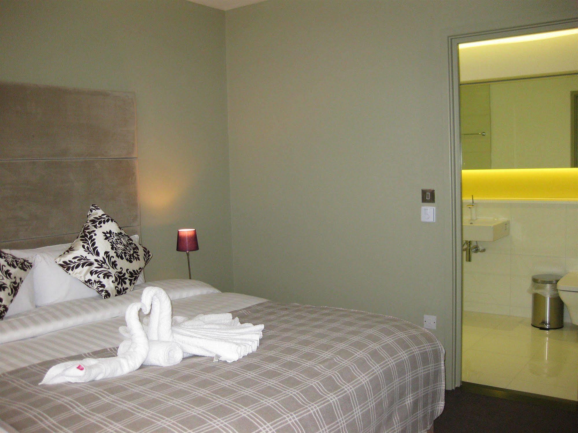Aparthotel Axiom Park London